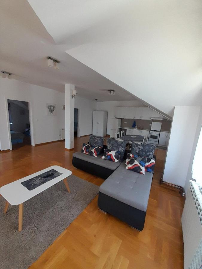 Ken Apartment Surcin